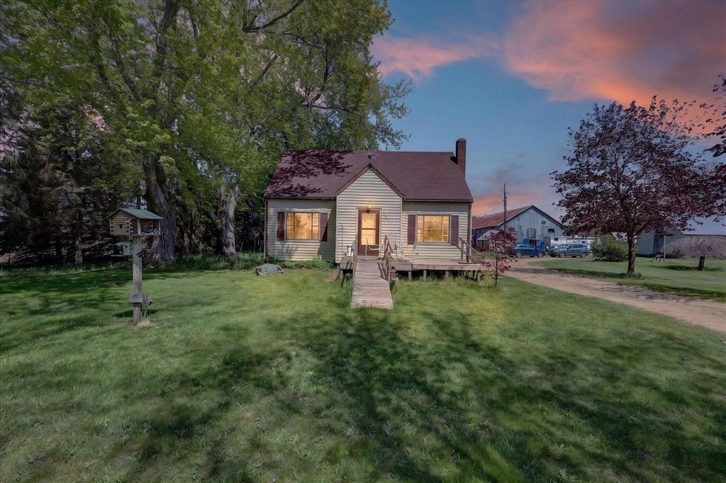 261 19 Mile Road, Cedar Springs, MI 49319