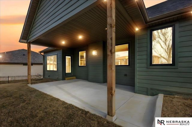 1031 S 88th Street, Lincoln, NE 68510