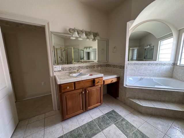 7934 Castle Pt Way, Pensacola, FL 32506