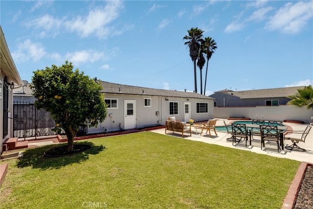 6127 Denny, North Hollywood, CA 91606