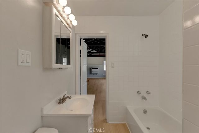 6127 Denny, North Hollywood, CA 91606