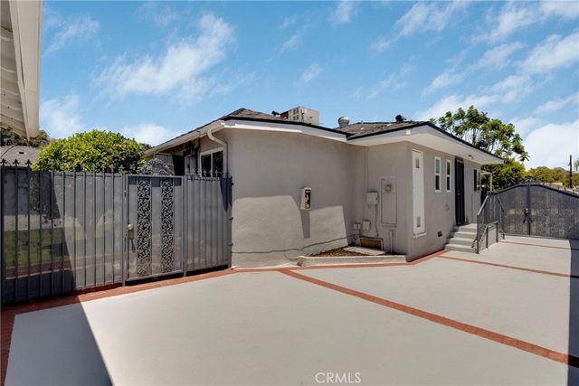 6127 Denny, North Hollywood, CA 91606