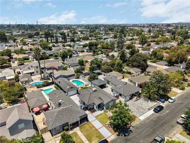 6127 Denny, North Hollywood, CA 91606