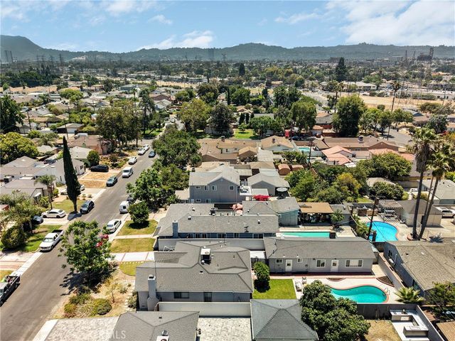 6127 Denny, North Hollywood, CA 91606