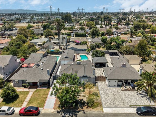 6127 Denny, North Hollywood, CA 91606