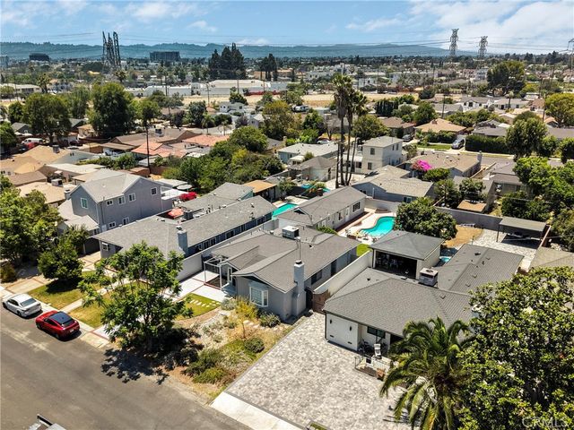 6127 Denny, North Hollywood, CA 91606
