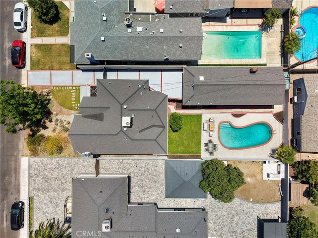 6127 Denny, North Hollywood, CA 91606