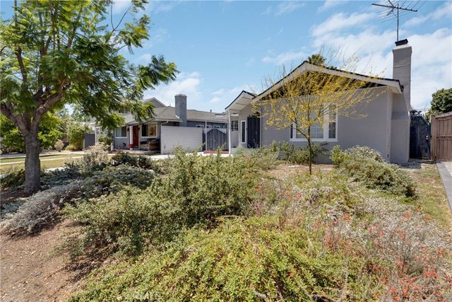 6127 Denny, North Hollywood, CA 91606