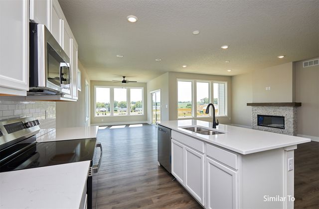 9632 Thorton Drive, Johnston, IA 50131