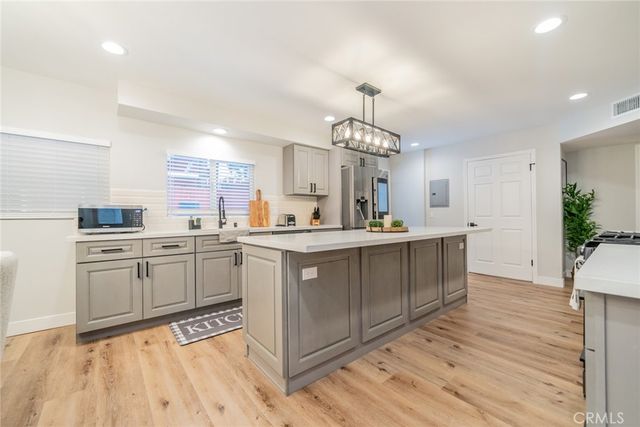 707 Rocky, Crestline, CA 92325