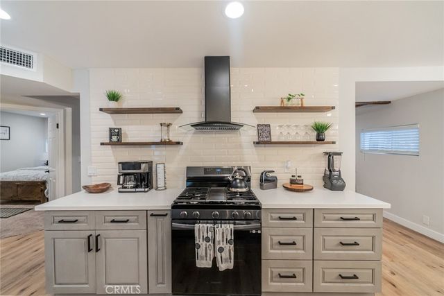 707 Rocky, Crestline, CA 92325