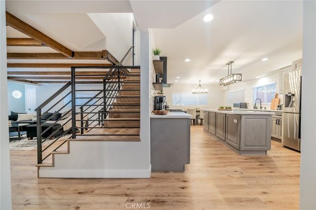 707 Rocky, Crestline, CA 92325