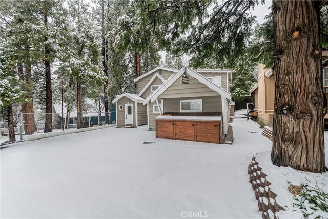 707 Rocky, Crestline, CA 92325