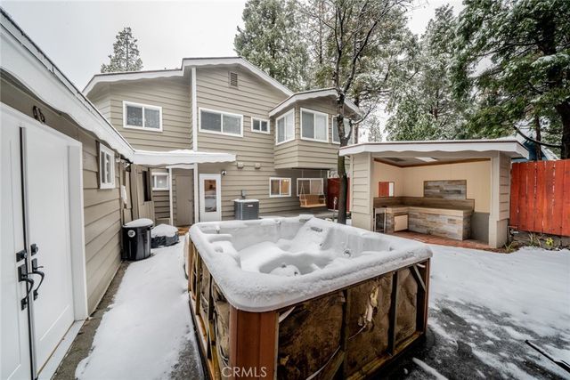 707 Rocky, Crestline, CA 92325