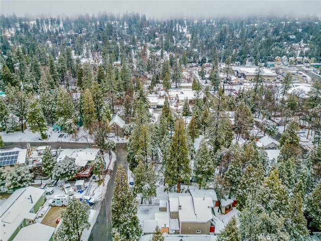 707 Rocky, Crestline, CA 92325