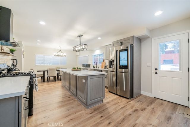 707 Rocky, Crestline, CA 92325