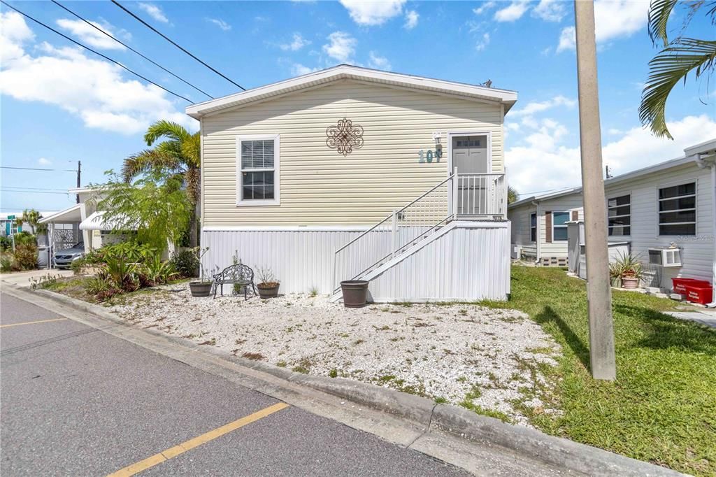 104 1ST AVENUE, Venice, FL 34285