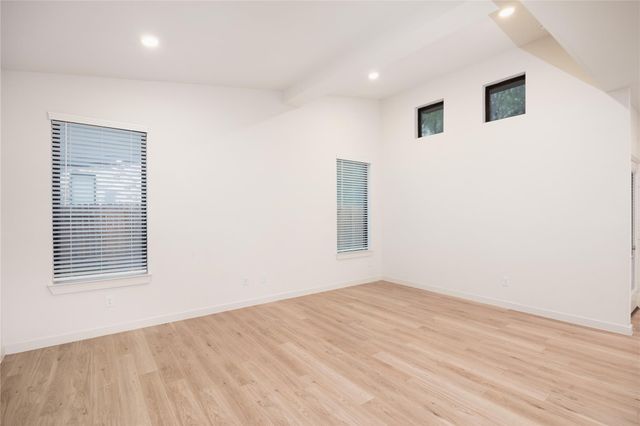 2521 Appian Way B, Roman Forest, TX 77357