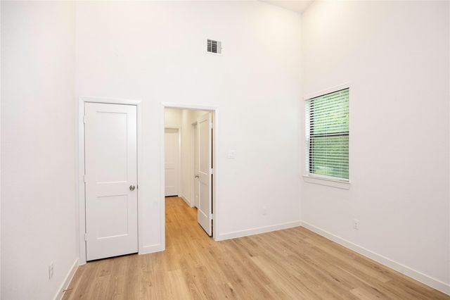 2521 Appian Way B, Roman Forest, TX 77357