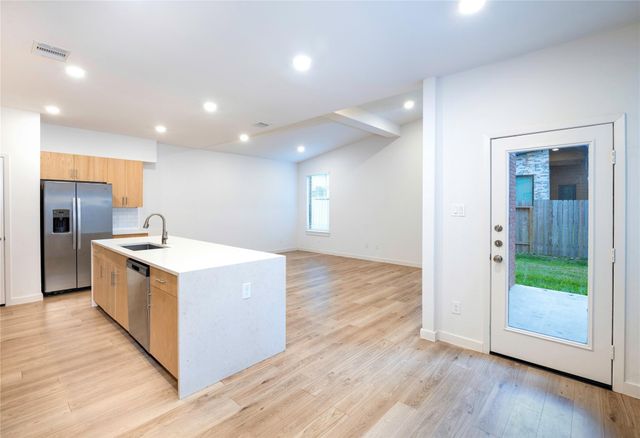 2521 Appian Way B, Roman Forest, TX 77357