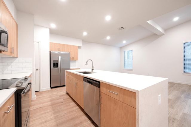2521 Appian Way B, Roman Forest, TX 77357
