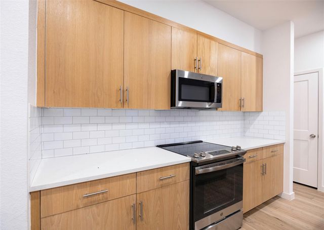 2521 Appian Way B, Roman Forest, TX 77357