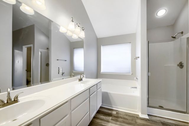 915 Hidden Oaks Drive, Burleson, TX 76028