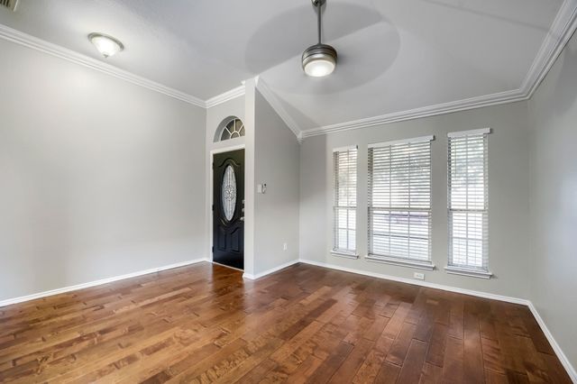 915 Hidden Oaks Drive, Burleson, TX 76028