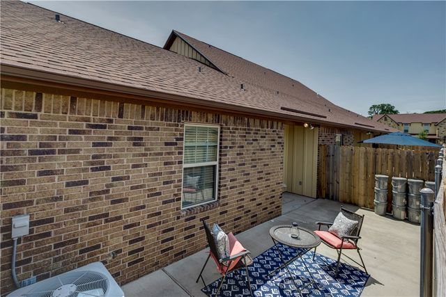 2909 Old Ironsides Drive, College Station, TX 77845