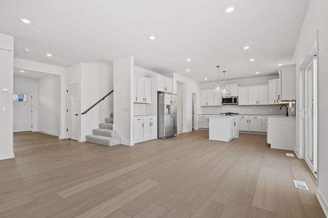 8866 Periwinkle Boulevard, Woodbury, MN 55129