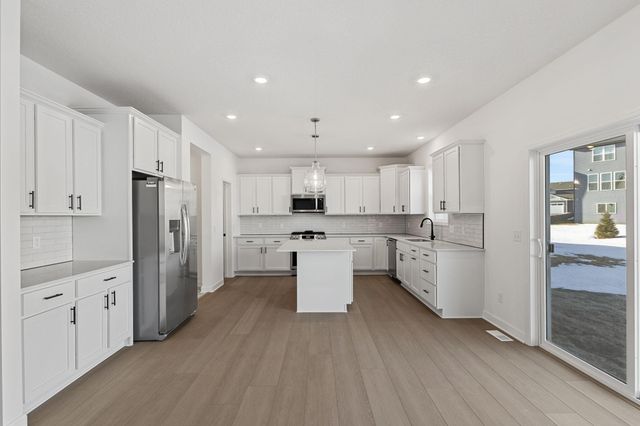 8866 Periwinkle Boulevard, Woodbury, MN 55129