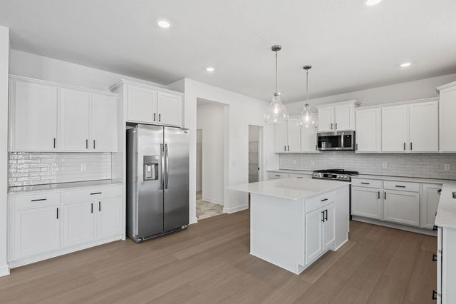 8866 Periwinkle Boulevard, Woodbury, MN 55129