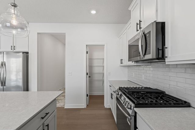 8866 Periwinkle Boulevard, Woodbury, MN 55129