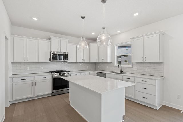 8866 Periwinkle Boulevard, Woodbury, MN 55129