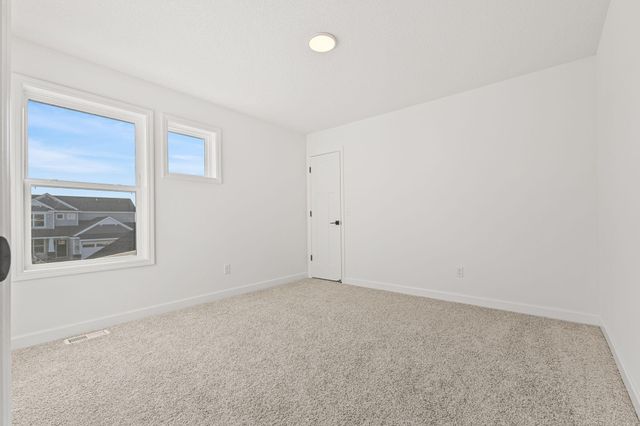 8866 Periwinkle Boulevard, Woodbury, MN 55129