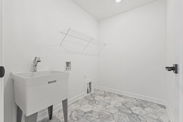 8866 Periwinkle Boulevard, Woodbury, MN 55129