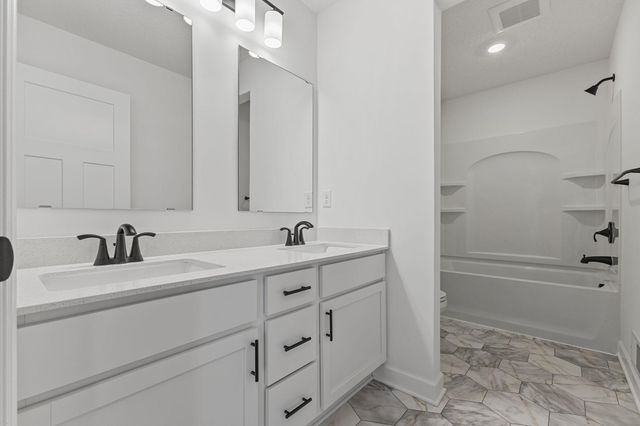 8866 Periwinkle Boulevard, Woodbury, MN 55129