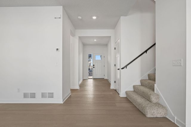 8866 Periwinkle Boulevard, Woodbury, MN 55129