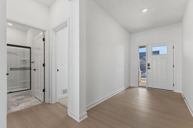 8866 Periwinkle Boulevard, Woodbury, MN 55129