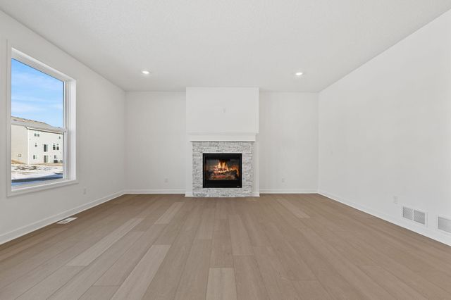 8866 Periwinkle Boulevard, Woodbury, MN 55129