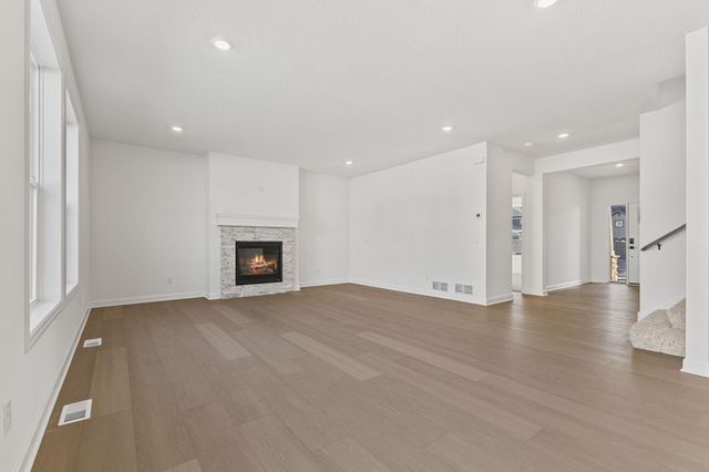 8866 Periwinkle Boulevard, Woodbury, MN 55129