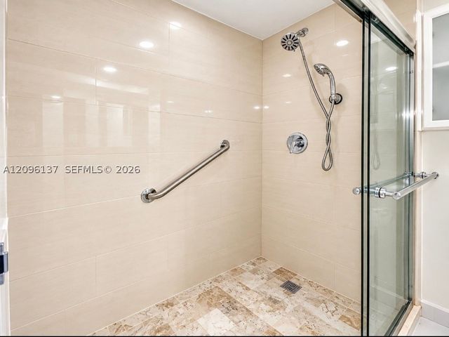 10135 NW 9th St Cir 5-106, Miami, FL 33172