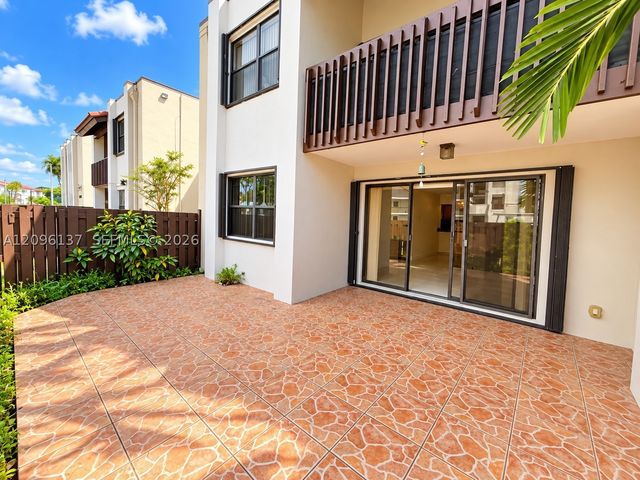 10135 NW 9th St Cir 5-106, Miami, FL 33172