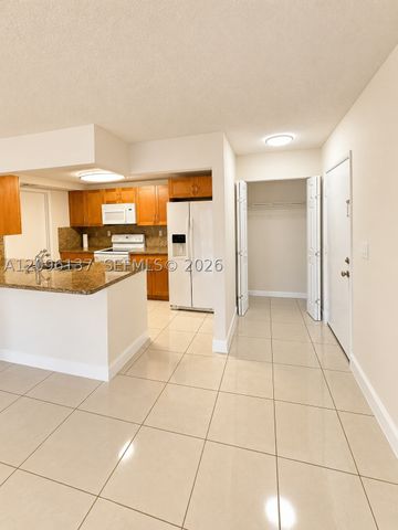 10135 NW 9th St Cir 5-106, Miami, FL 33172