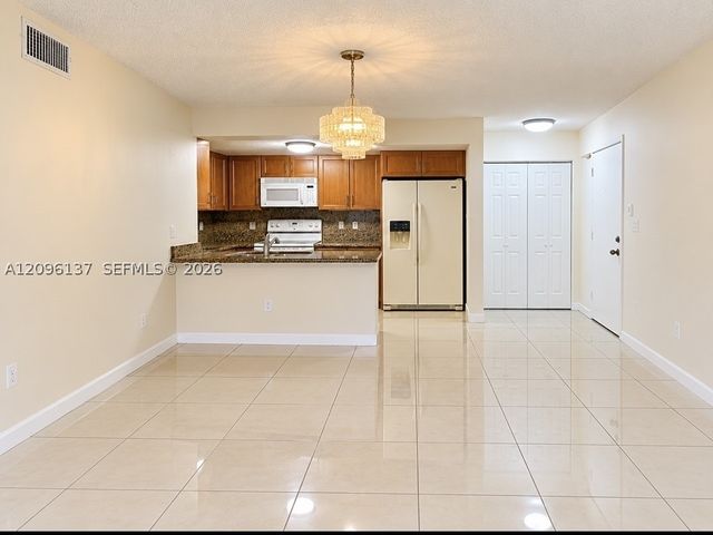 10135 NW 9th St Cir 5-106, Miami, FL 33172