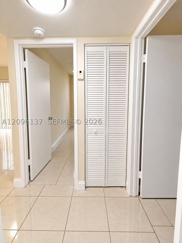 10135 NW 9th St Cir 5-106, Miami, FL 33172