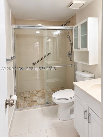 10135 NW 9th St Cir 5-106, Miami, FL 33172
