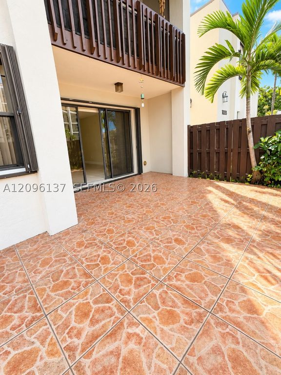 10135 NW 9th St Cir 5-106, Miami, FL 33172