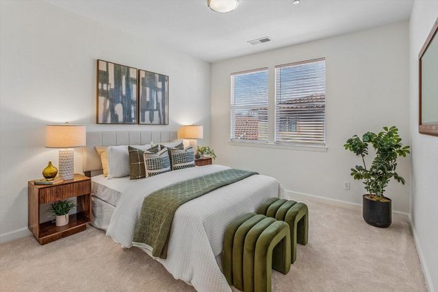 584 San Posadas Terrace 100, Sunnyvale, CA 94085