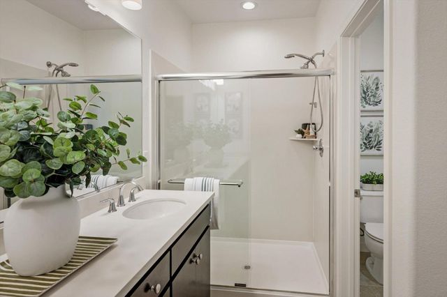 584 San Posadas Terrace 100, Sunnyvale, CA 94085